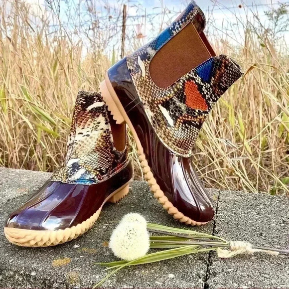 NEW Cute & Trendy Vegan Material Snake embossed slip on Duck Boots - Picture 16 of 16